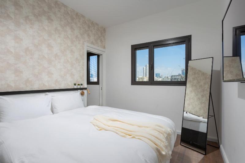 Sea View 2 BR near Shouk Hacarmel by HolyGuest - image 13