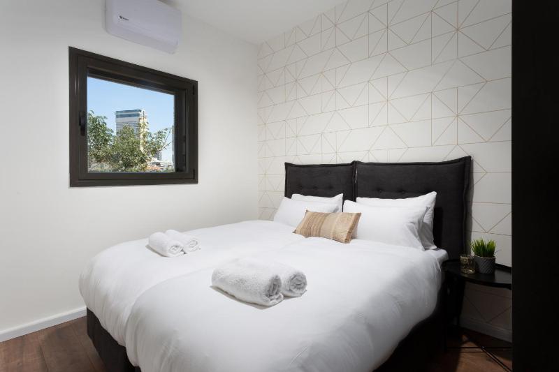 Sea View 2 BR near Shouk Hacarmel by HolyGuest - image 6