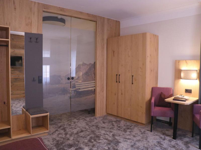 Comfort Family Room image 3