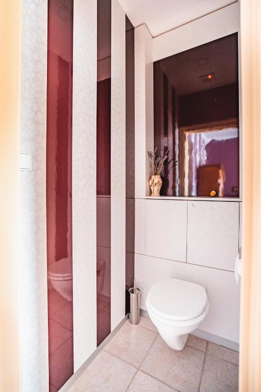 Large Double Room image 3