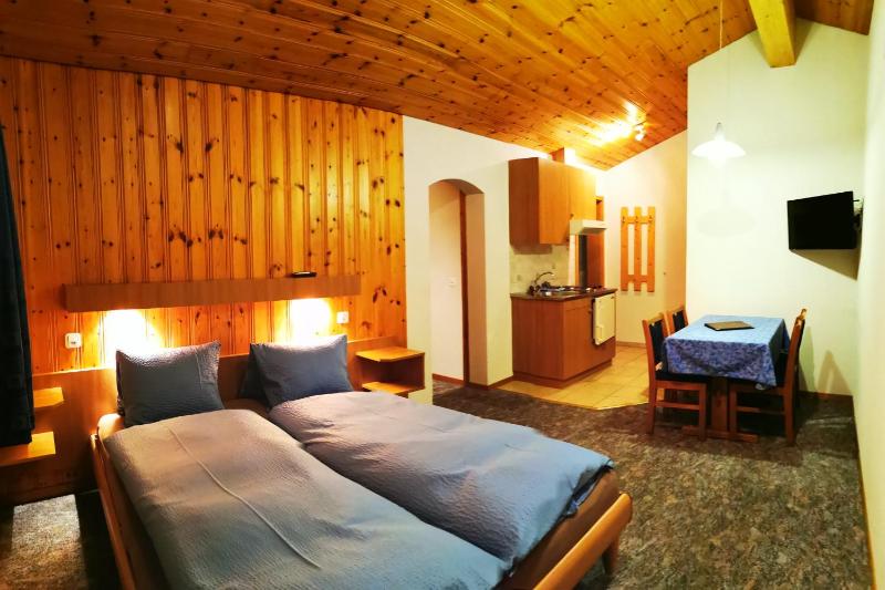 Family Room image 4