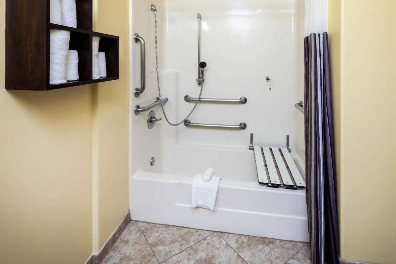 King Room with Mobility/Hearing Impaired Access - Non-Smoking image 3