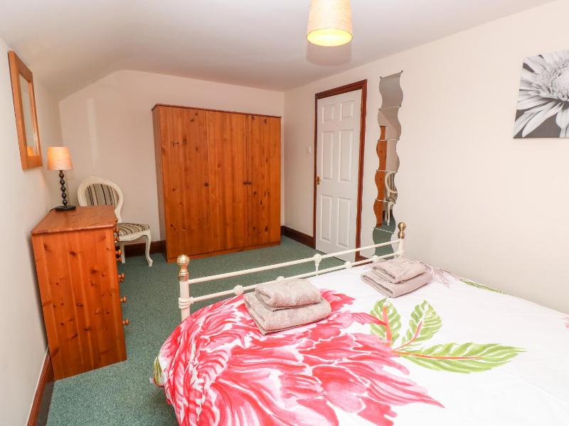 Mossley Cottage - image 15
