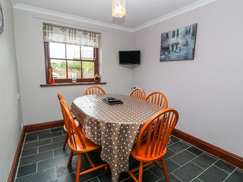 Mossley Cottage - image 16