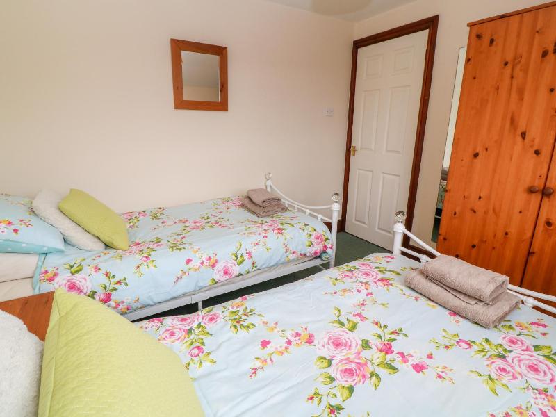 Mossley Cottage - image 19