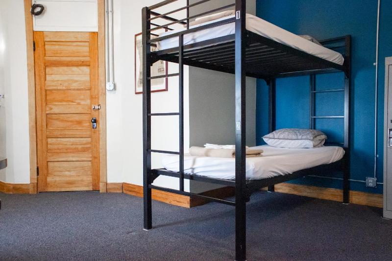 Single Bed in 6-Bed Traveler's Male Dormitory Room image 2
