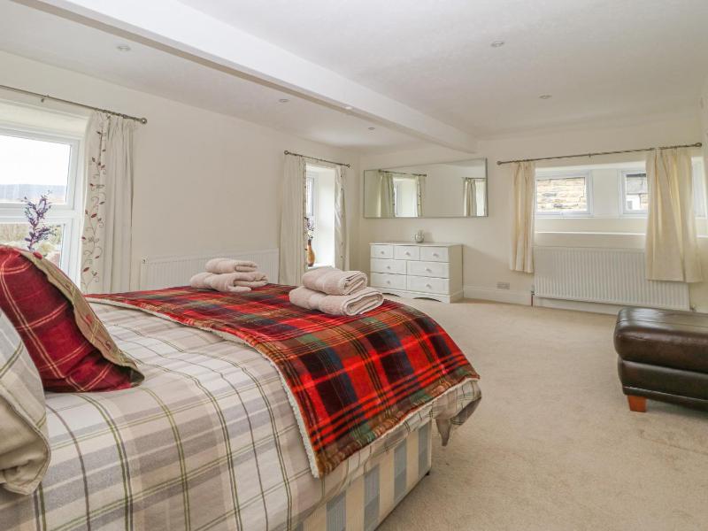 Park Road Apartment - image 22
