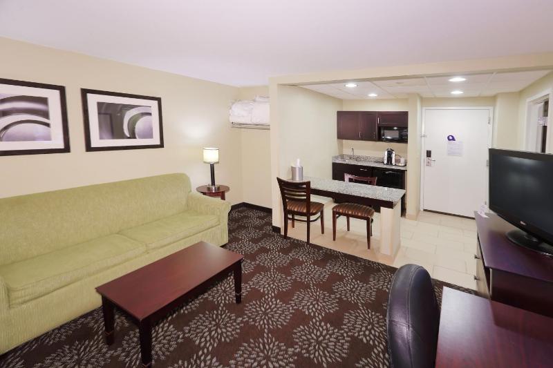 King Suite with Sofa Bed image 2