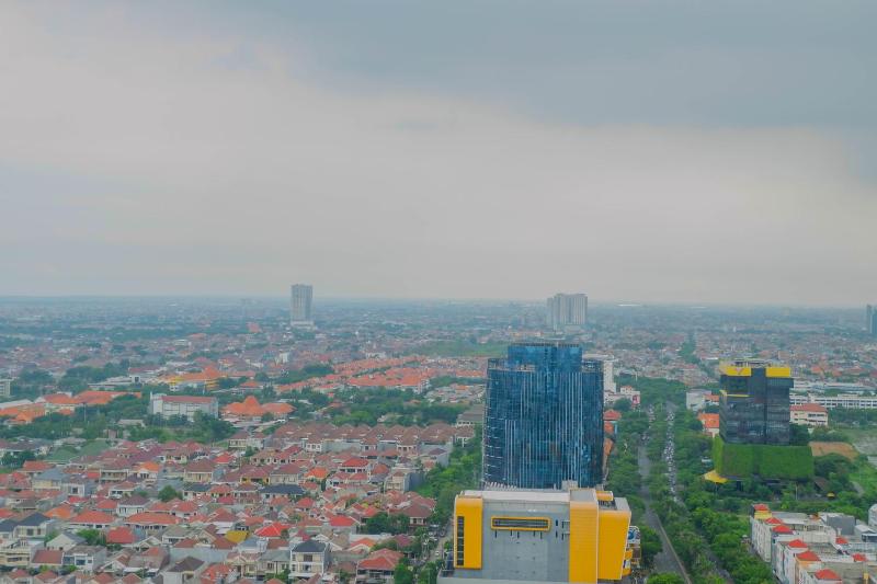 Luxurious & Spacious 2BR Apartment at One East Residences By Travelio - image 10