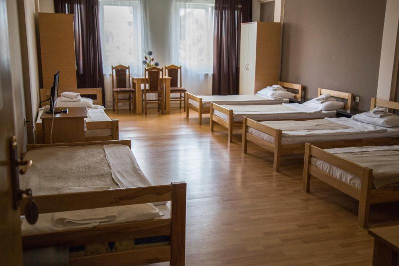 Sextuple Room image 2