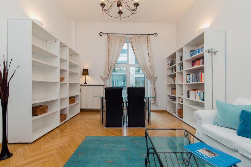 One-Bedroom Apartment image 3