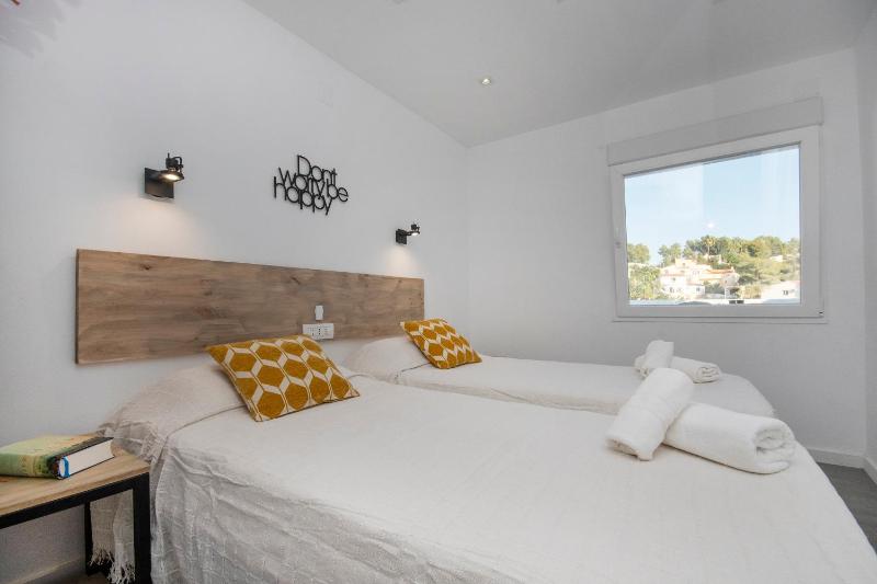 Sara 8 - free WIFI chill-out private pool private tennis court - by Holiday Rentals Villamar - image 29