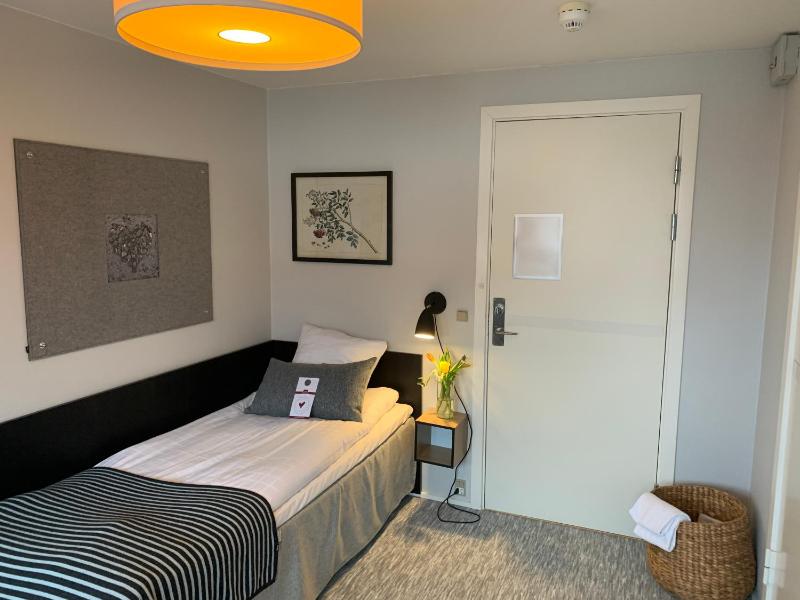 Single Room image 2