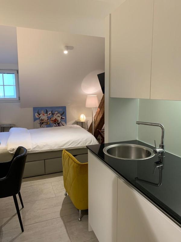 Small Single Room image 2