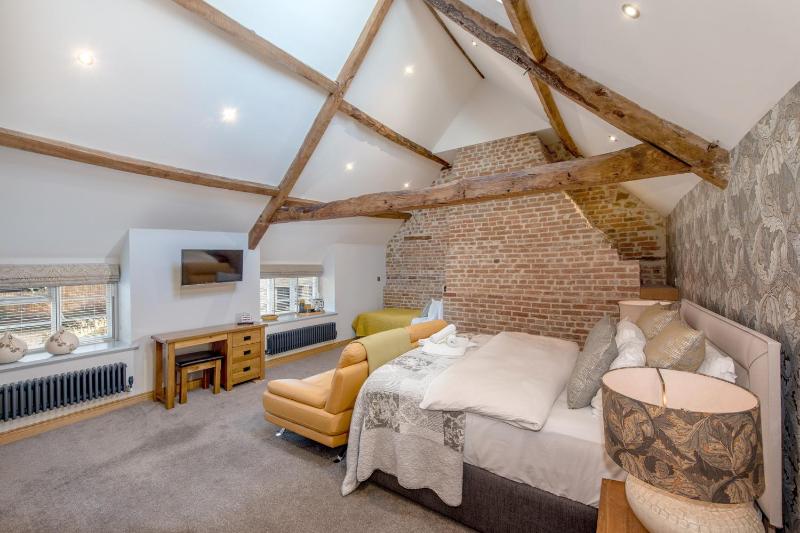 Superior Triple Room image 1