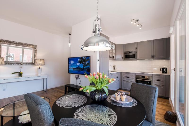 One-Bedroom Apartment image 3