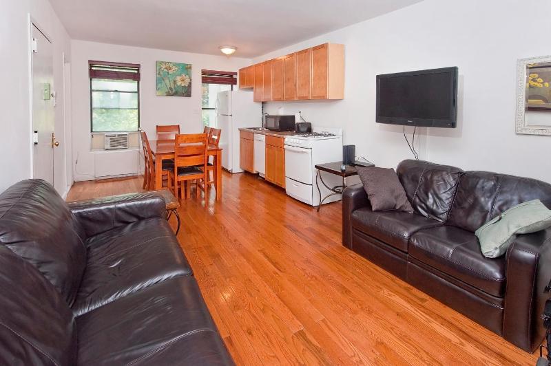 One-Bedroom Apartment image 3
