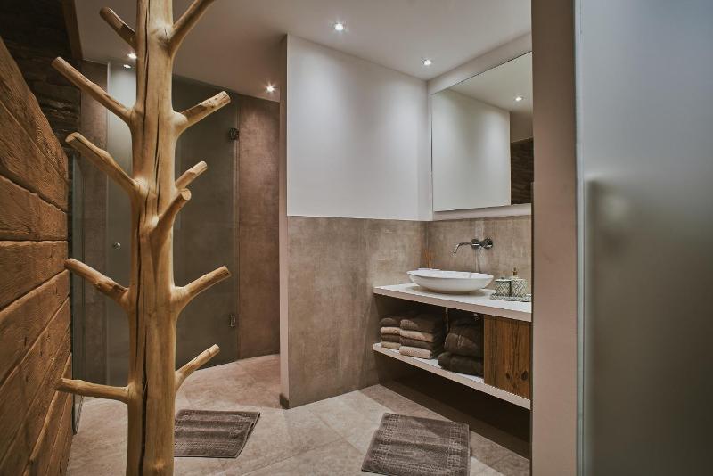 Superior Apartment image 3
