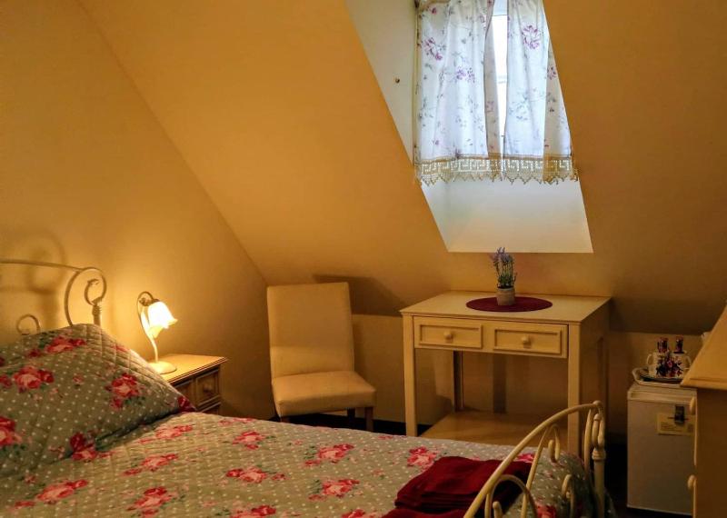 Double Room with Private Bathroom image 2