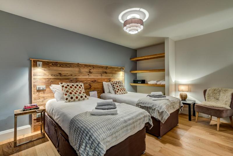 Double or Twin Room with Shared Bathroom image 4