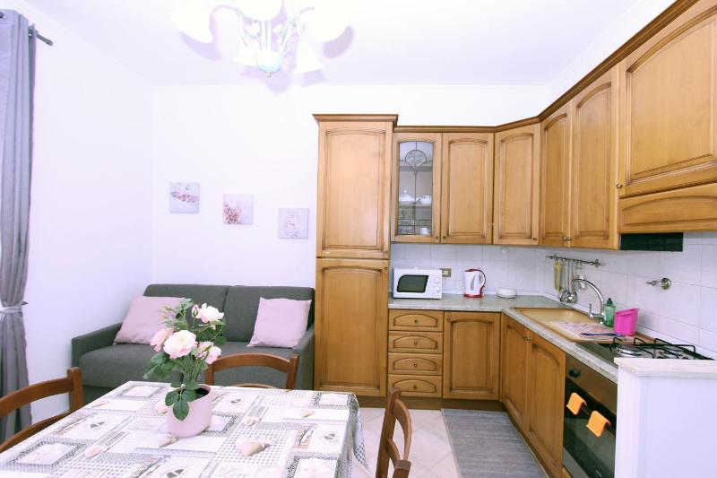 One-Bedroom Apartment image 4