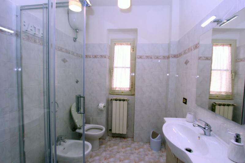 One-Bedroom Apartment image 3