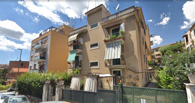 One-Bedroom Apartment image 2