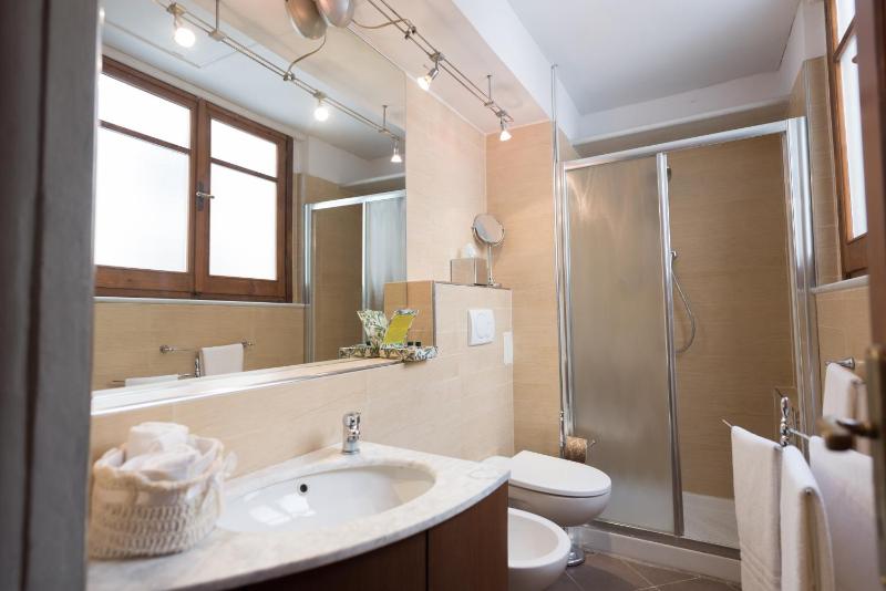 Deluxe Suite image 4