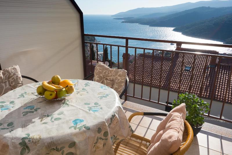 Apartment with Sea View image 1