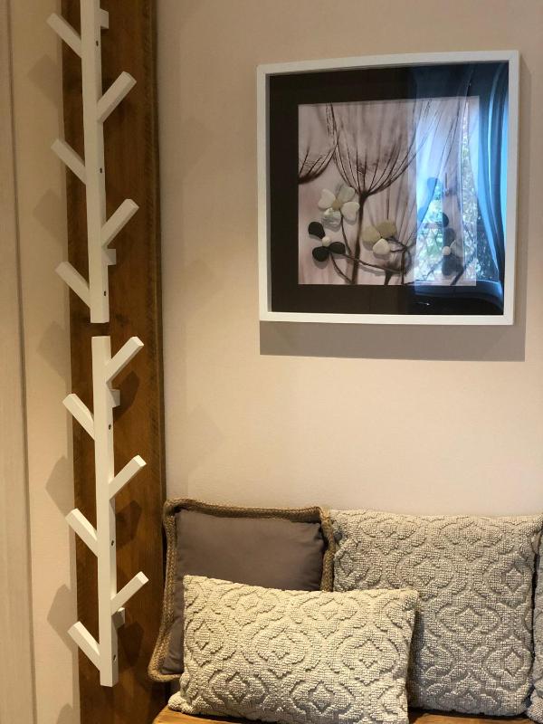 One-Bedroom Apartment image 4