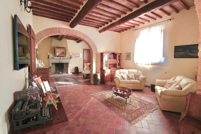 One-Bedroom Apartment image 3