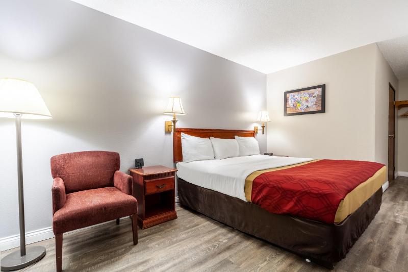 King Room - Non-Smoking image 2