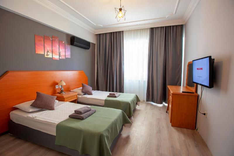Suite with Air-Conditioning image 4