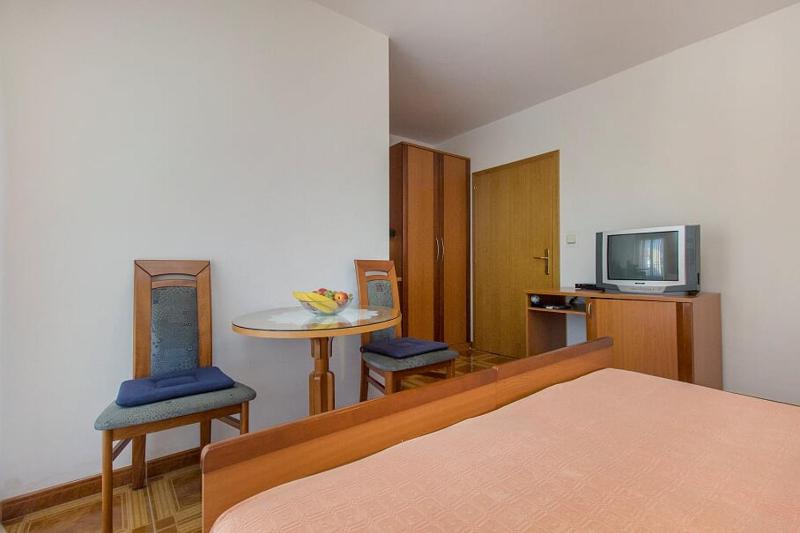 Apartments Tonimir - image 18