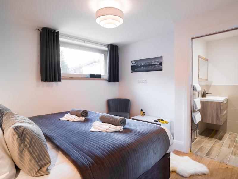 Double or Twin Room with Private Bathroom image 1
