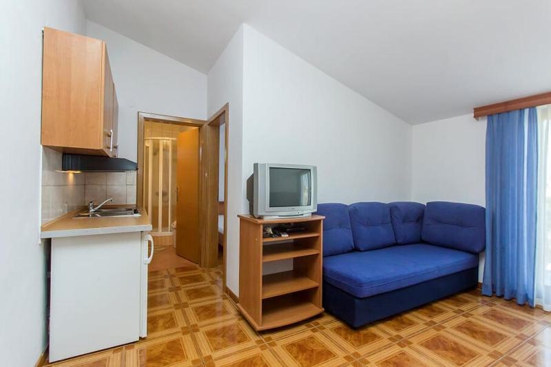 Apartments Tonimir - image 9
