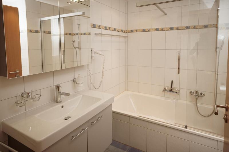 Two-Bedroom Apartment with Matterhorn View - Westside image 4