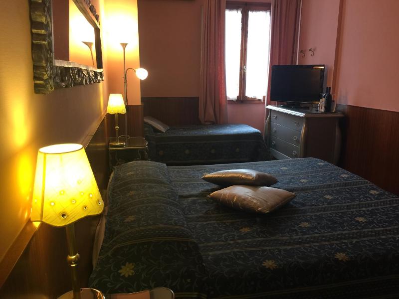 Triple Room image 4