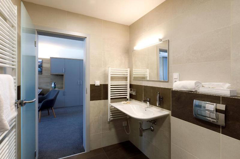 Deluxe Apartment image 2