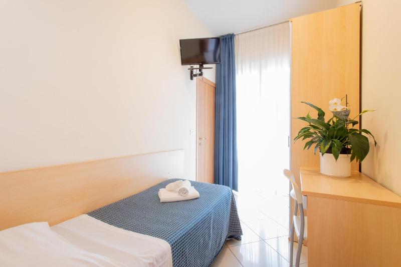 Budget Single Room image 2
