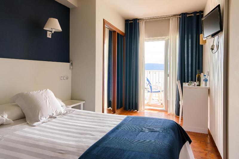 Double or Twin Room with Sea View - Top Floor image 2