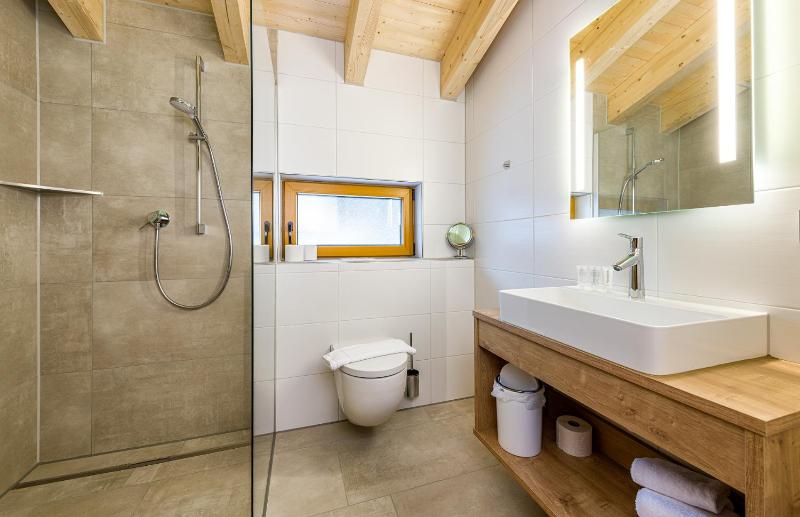 Triple Room with Balcony image 1
