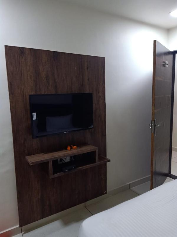 hotel season - image 8