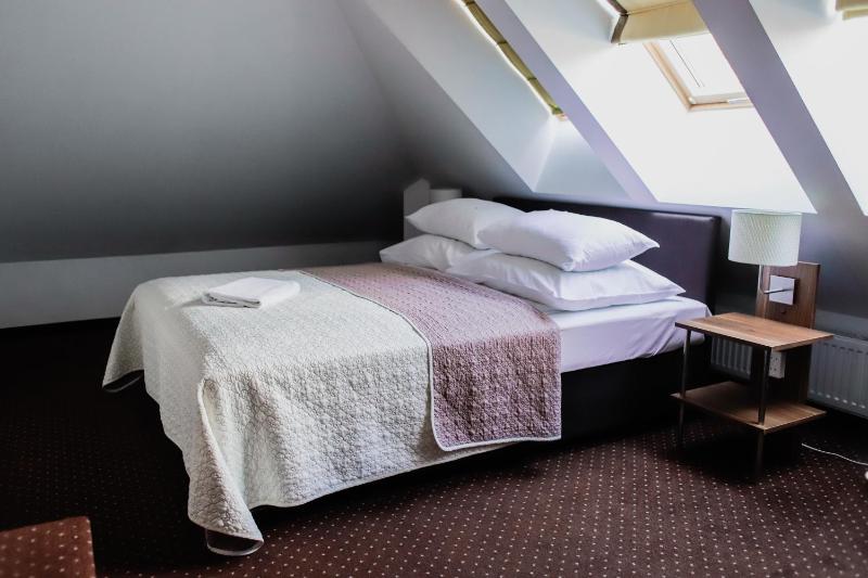 Double or Twin Room with Shared Bathroom image 3