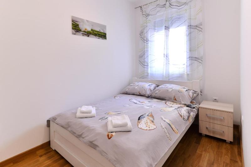 Neo Apartment - image 5