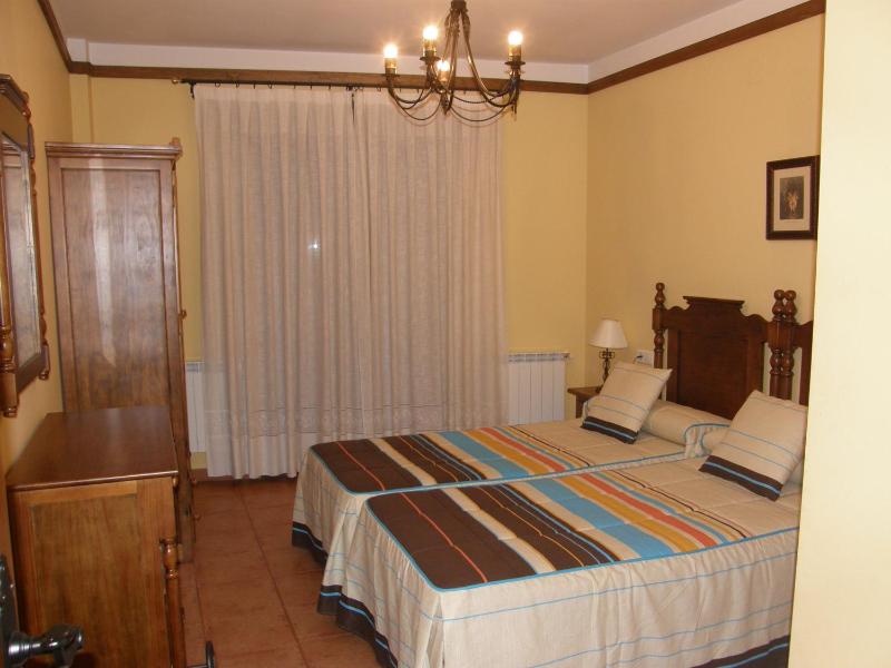 Double or Twin Room image 3