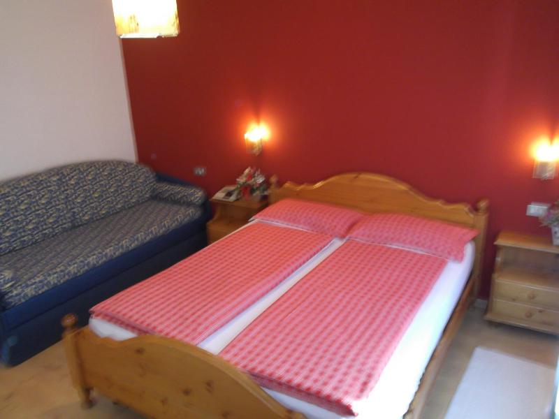 Family Room (2 Adults + 2 Children) image 4