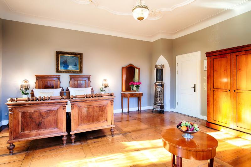 Junior Suite with Garden View image 4