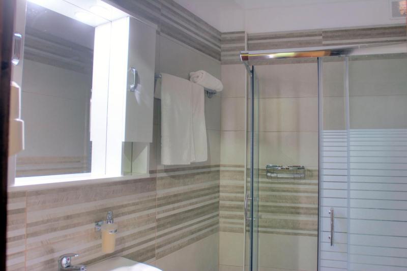 Twin Room image 1