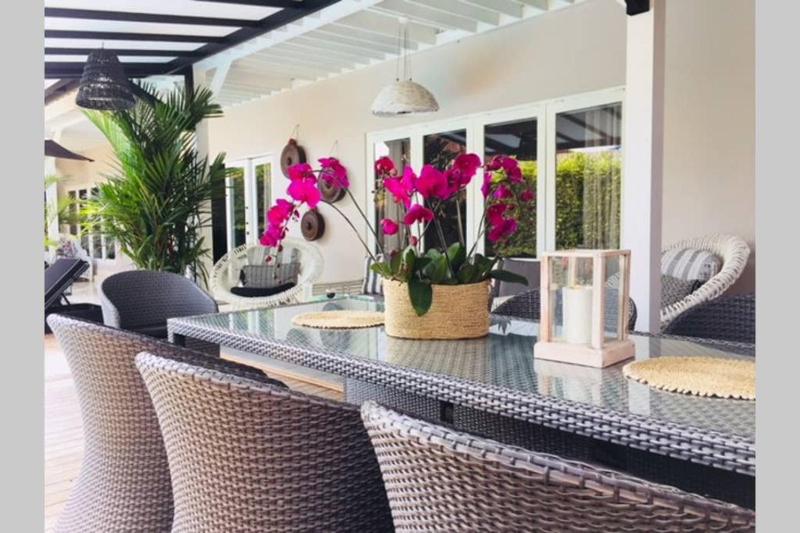 Villa Bloom 4 - 2 King bedrooms  Sleep 4 Pax private pool Seminyak - image 27